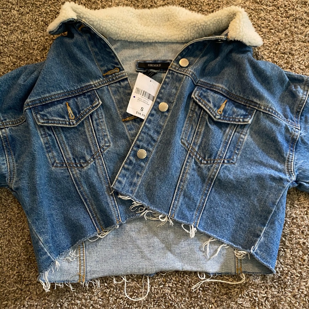 Cropped denim jacket